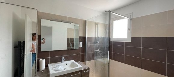 3 bedrooms House in Checy, France No. 158433 7