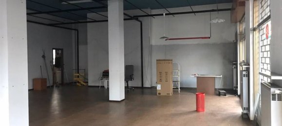 2 rooms Commercial property in Piacenza, Italy No. 92678 7