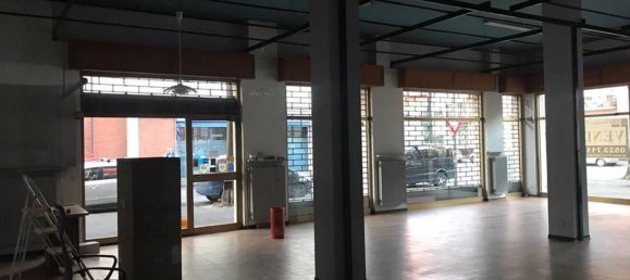 2 rooms Commercial property in Piacenza, Italy No. 92678 3