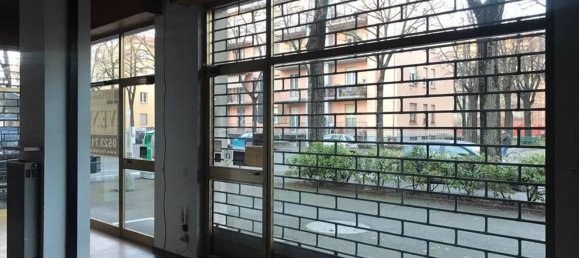 2 rooms Commercial property in Piacenza, Italy No. 92678 6