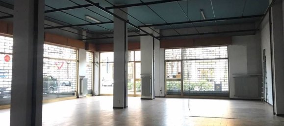 2 rooms Commercial property in Piacenza, Italy No. 92678 2