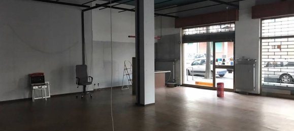 2 rooms Commercial property in Piacenza, Italy No. 92678 4