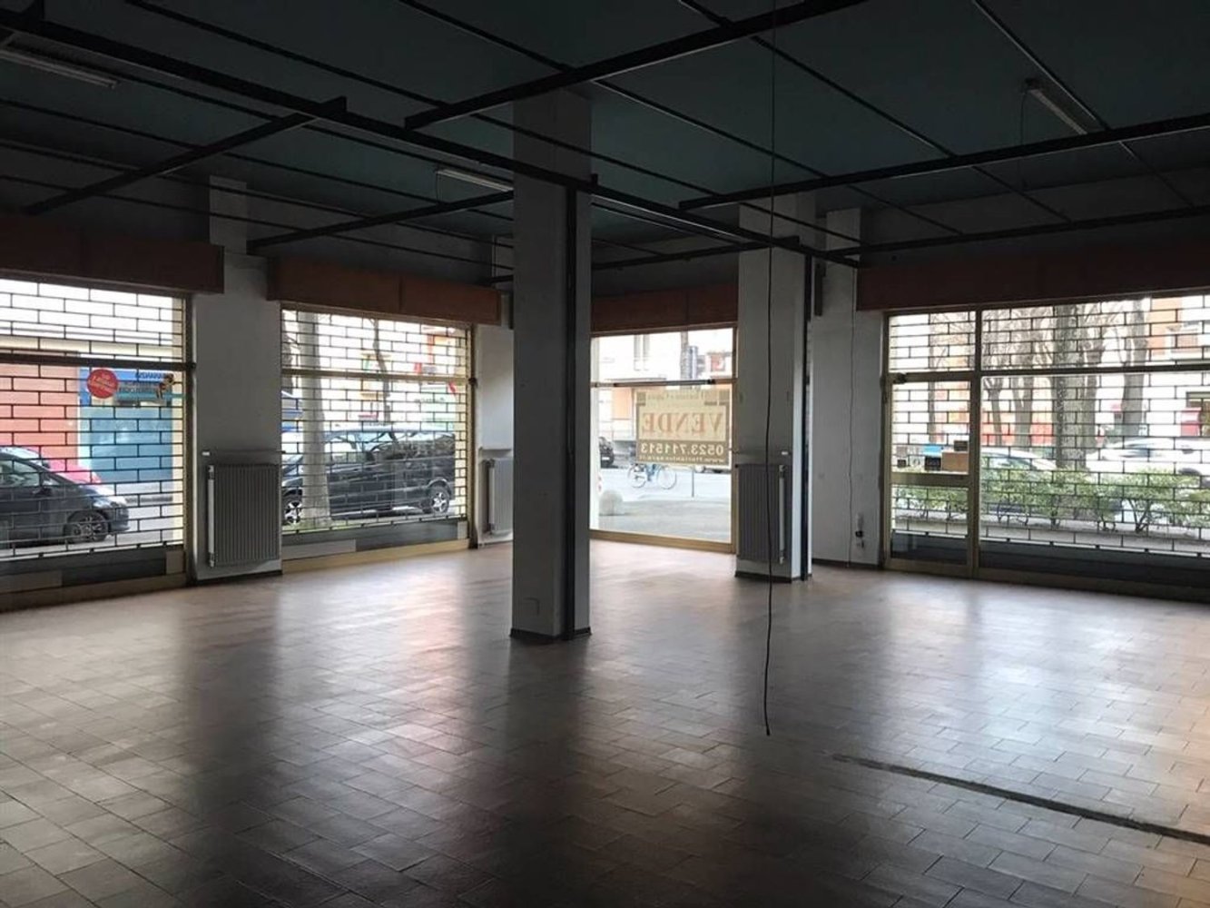 2 rooms Commercial property in Piacenza, Italy No. 92678