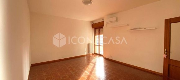 2 rooms Apartment in Modugno, Italy No. 24955 2