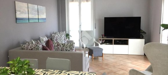 2 bedrooms Apartment in Parma, Italy No. 138699 9