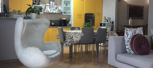 2 bedrooms Apartment in Parma, Italy No. 138699 2