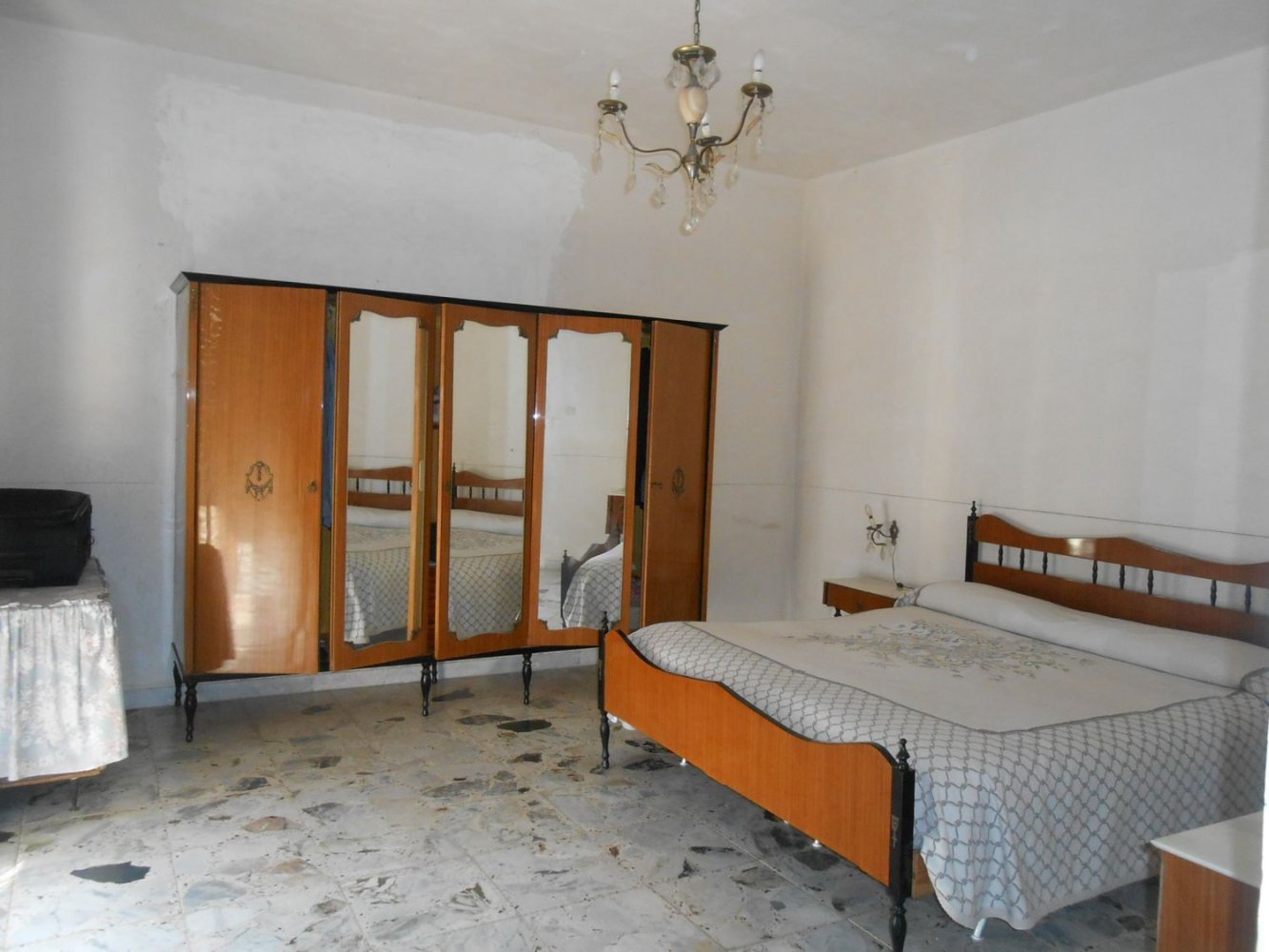 Дуплекс с 7 комнатами в Монтемилетто, Италия № 133991