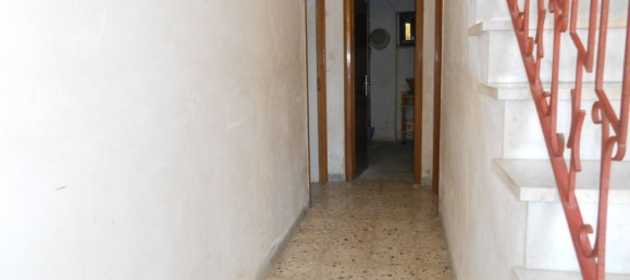 Дуплекс с 7 комнатами в Монтемилетто, Италия № 133991 8