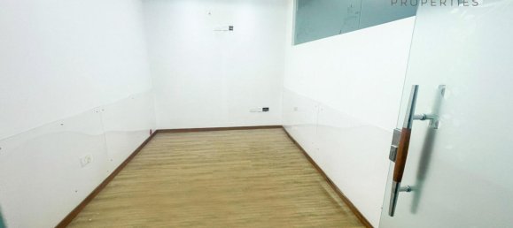 Magasin à Dubai Sports City, UAE 88.3m² No. 41575 4