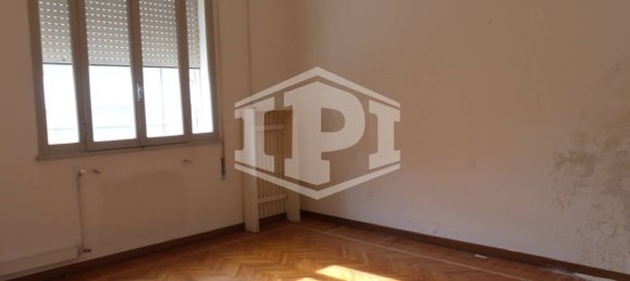 3 rooms Apartment in Padua, Italy No. 280052 2
