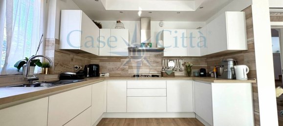 Villa de 4 dormitorios en Cerro al Lambro, Italy No. 329096 10