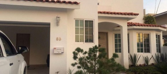 3 bedrooms House in Queretaro, Mexico No. 155826 2