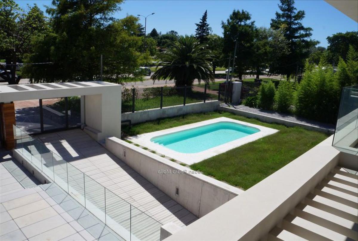 2 bedrooms Apartment in Montevideo, Uruguay No. 3180