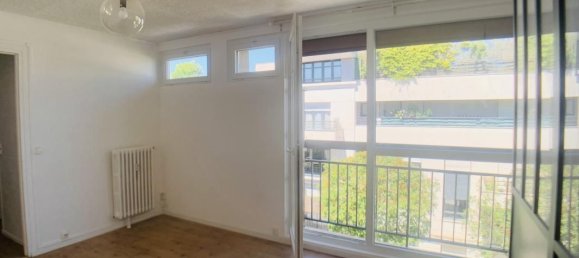 Apartamento de 1 dormitorio en Suresnes, France No. 296569 2