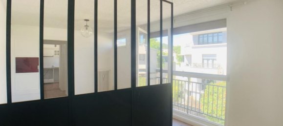 Apartamento de 1 dormitorio en Suresnes, France No. 296569 3