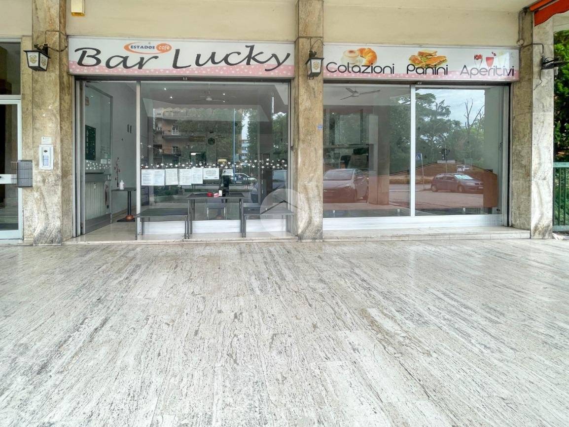 2 rooms Commercial property in Brescia, Italy No. 317985