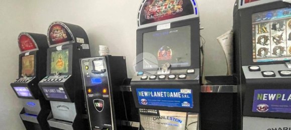 2 rooms Commercial property in Brescia, Italy No. 317985 9