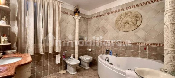 3 غرف نوم فيلا في Pistoia, Italy رقم 219139 23