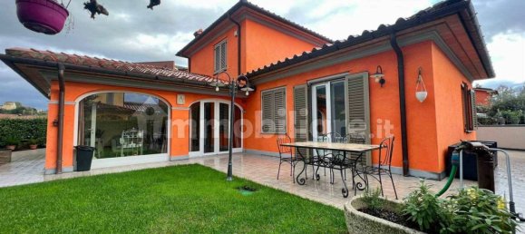 3 غرف نوم فيلا في Pistoia, Italy رقم 219139 3