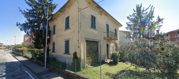 9 bedrooms Villa in Empoli, Italy No. 379050 2