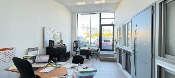 131m² Commercial property in Marseille, France No. 292466 8