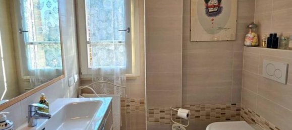 Apartamento de 3 habitaciónes en Guastalla, Italy No. 37574 32