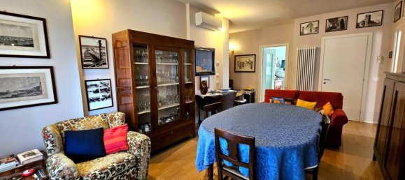 Apartamento de 3 habitaciónes en Guastalla, Italy No. 37574 2