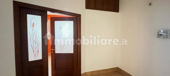 Коммерческая недвижимость с 5 комнатами в Тальо ди По, Италия № 57813 4