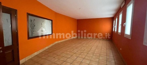 Коммерческая недвижимость с 5 комнатами в Тальо ди По, Италия № 57813 7