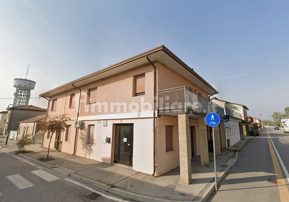 Коммерческая недвижимость с 5 комнатами в Тальо ди По, Италия № 57813