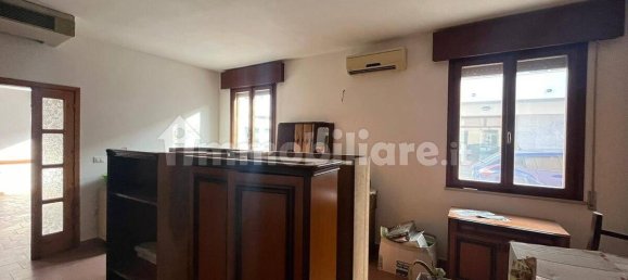 Коммерческая недвижимость с 5 комнатами в Тальо ди По, Италия № 57813 16