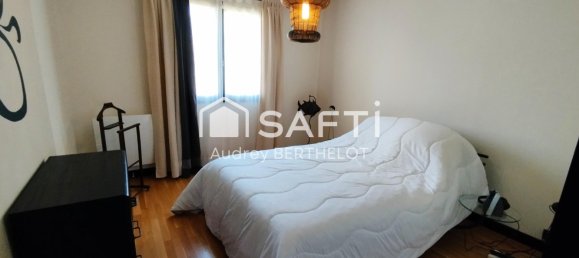 Casa de 4 dormitorios en Saint-Doulchard, France No. 263625 8