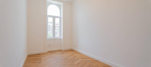 4 rooms Apartment in Mariahilf, Austria No. 126561 5