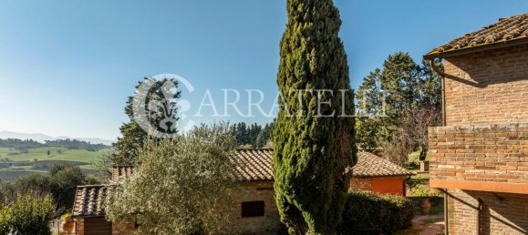 40 rooms House in Castiglione del Lago, Italy No. 5161 17