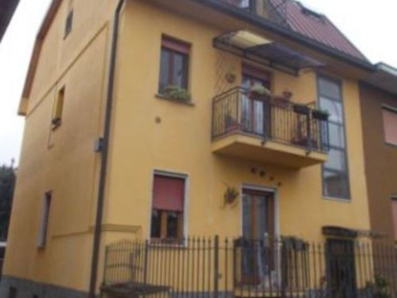 Квартира с 3 комнатами в Опера, Италия № 141783