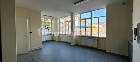 5 rooms Office in Moncalieri, Italy No. 135887 8