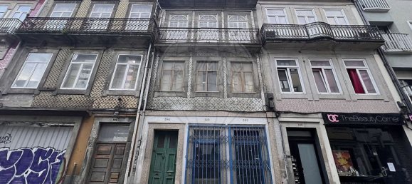 422m² Building in Porto, Portugal No. 130016 11