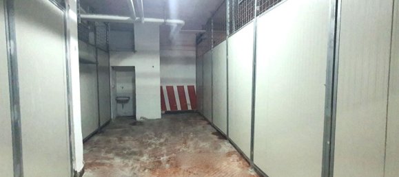 700m² Garage in Naples, Italy No. 154648 11