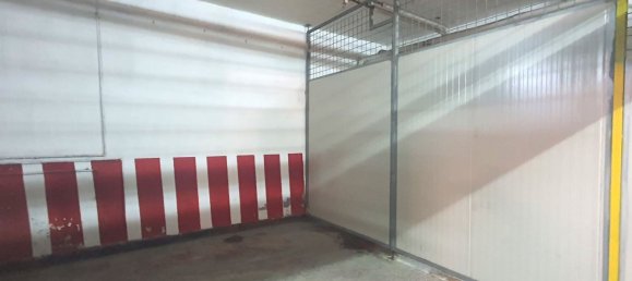 700m² Garage in Naples, Italy No. 154648 8