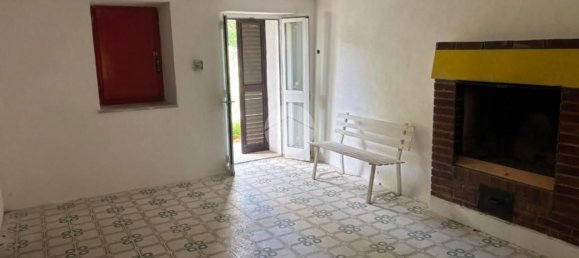 Дом с 5 комнатами в Баньоло Пьемонте, Италия № 279509 2