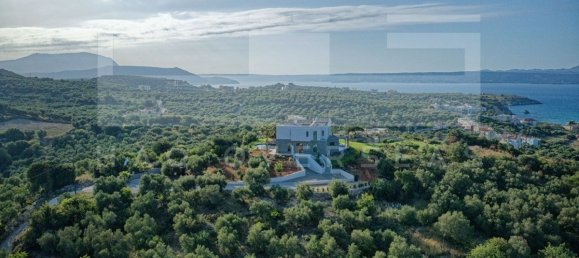 5 bedrooms Villa in Crete, Greece No. 401 4