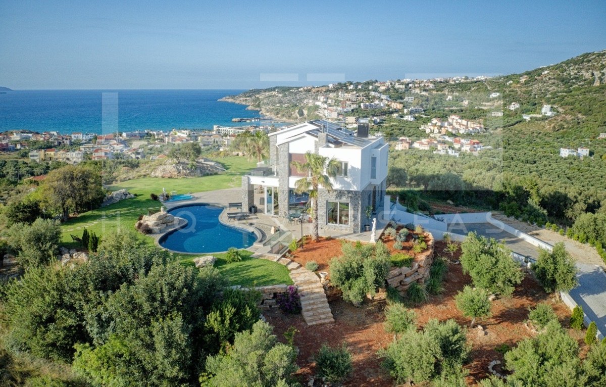 5 bedrooms Villa in Crete, Greece No. 401