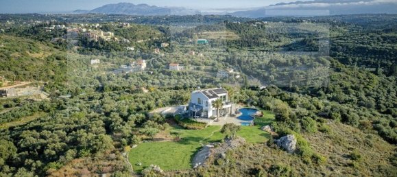 5 bedrooms Villa in Crete, Greece No. 401 5