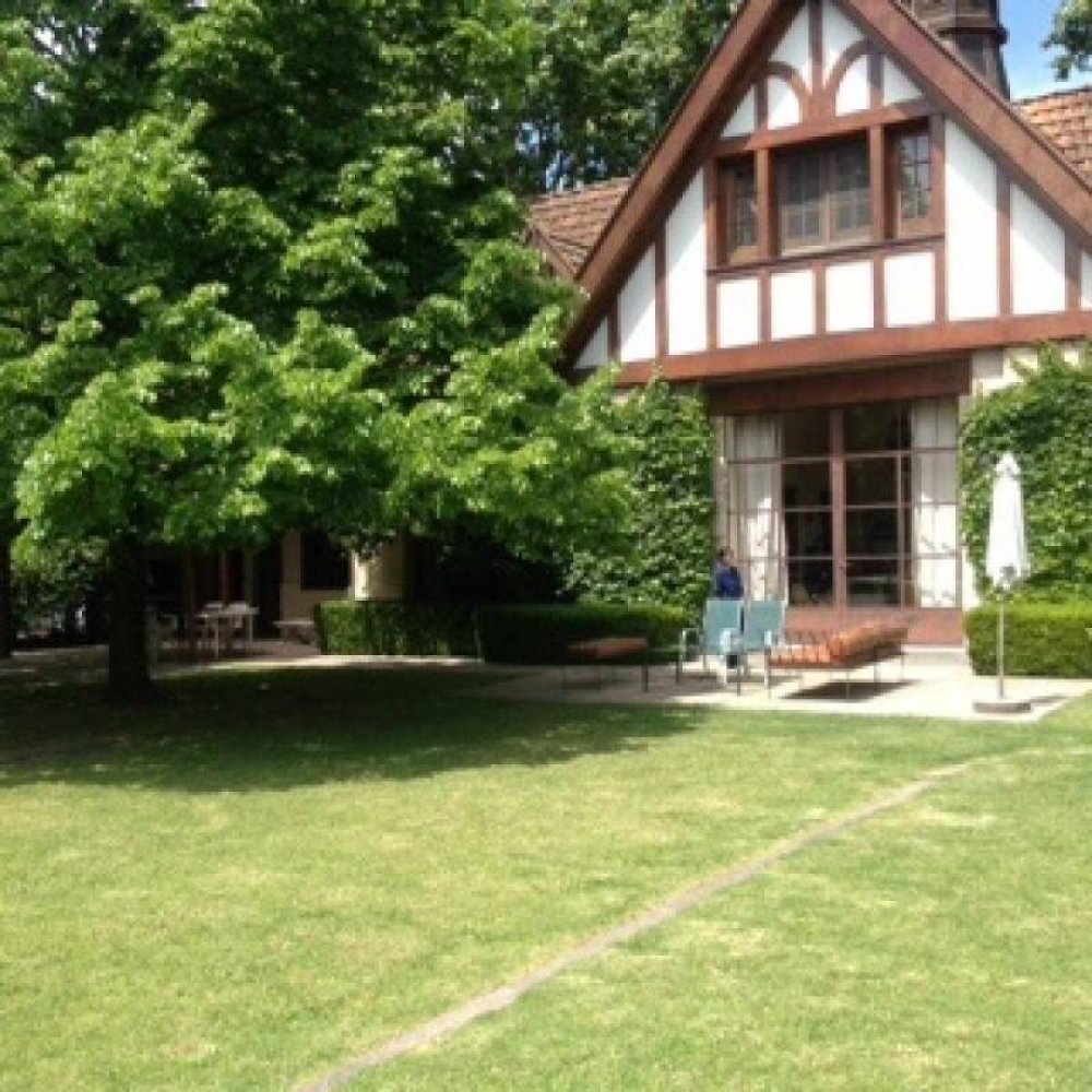 4 bedrooms House in Malvinas Argentinas, Argentina No. 7011