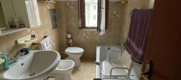 Apartamento de 3 divisões em Lodi Vecchio, Italy N.º 33814 33