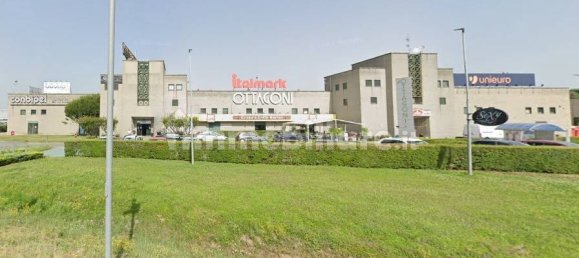 1غرفة عقار تجاري في San Martino Siccomario, Italy رقم 156045 5