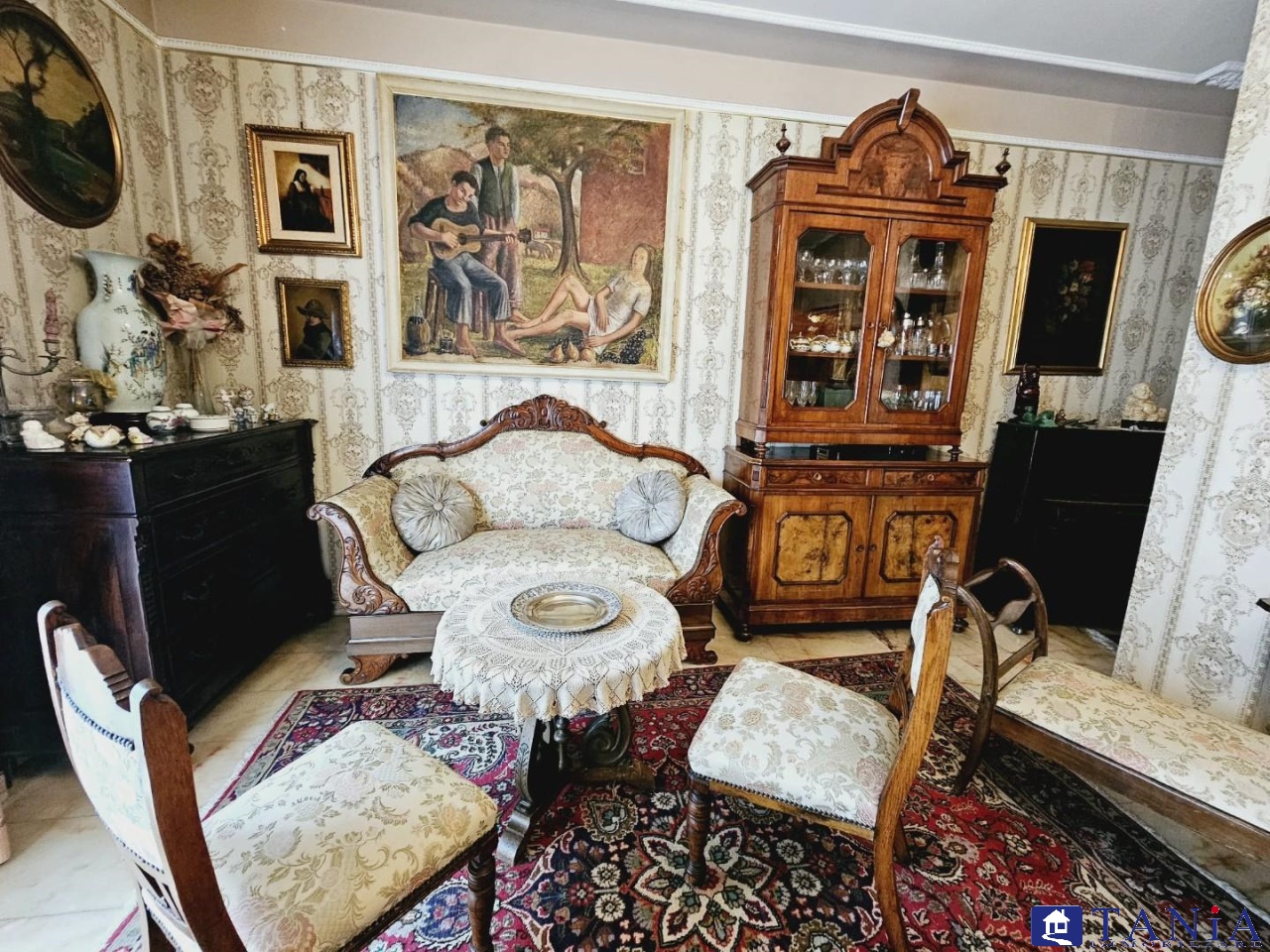 Квартира с 4 спальнями в Каррара, Италия № 195693