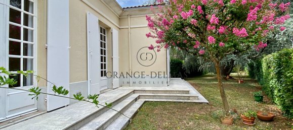 7 bedrooms House in Bruges, France No. 294165 2