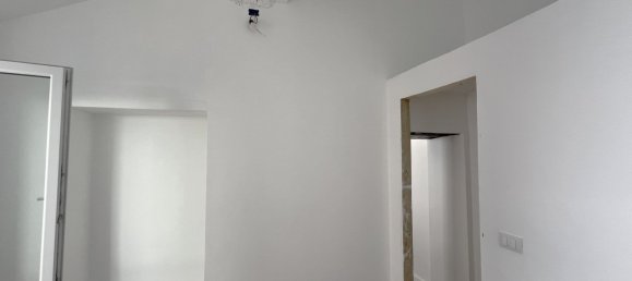 Квартира с 4 комнатами в Генуя, Италия № 36554 11