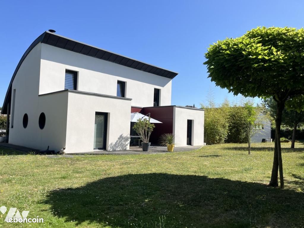 4 bedrooms Villa in Bonchamp-les-Laval, France No. 291046